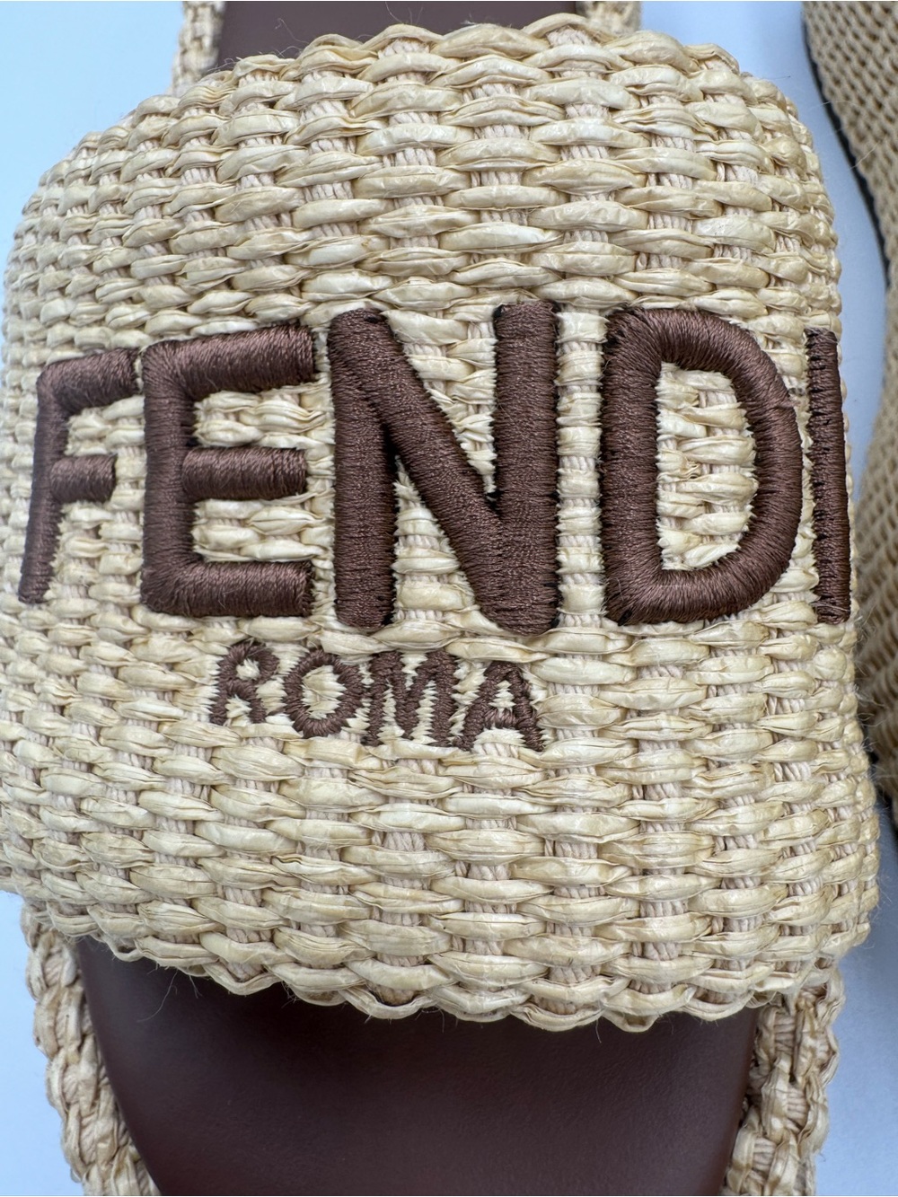 Fendi platform sandals with embroidered logo strap Size: EU 41 / US 11 - Picture 17 of 17
